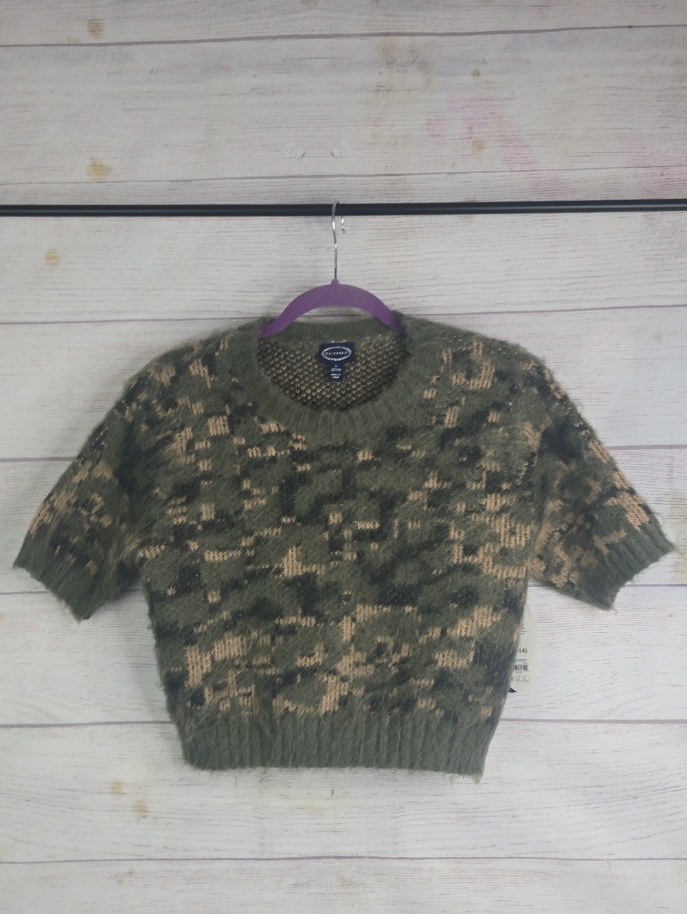 Scoop Green and Beige Camo Short-Sleeve Knit Crop Top Sz L NWT